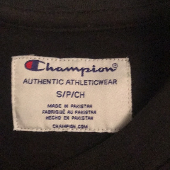 Black champion sweatshirt. NWOT. Excellent condition - Picture 2 of 2